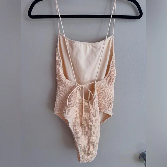 Sarah’s Day x White Fox Peach One Piece - Picture 3 of 4